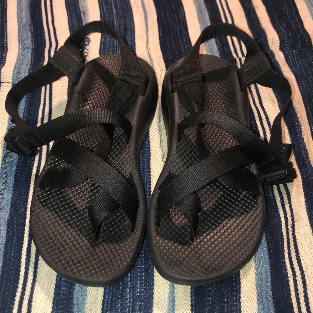 chaco’s black women’s classic z/2 size 8